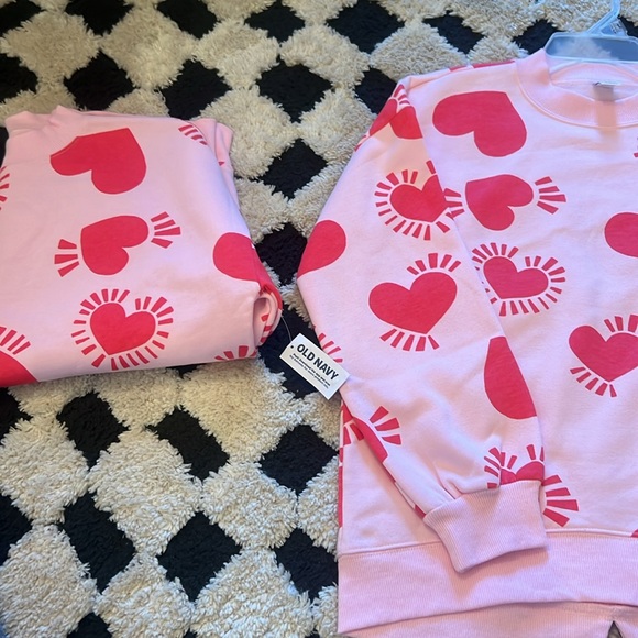 Girls ~ Old Navy ~ Heart sweatshirt ~ L (10-12) - Picture 14 of 17